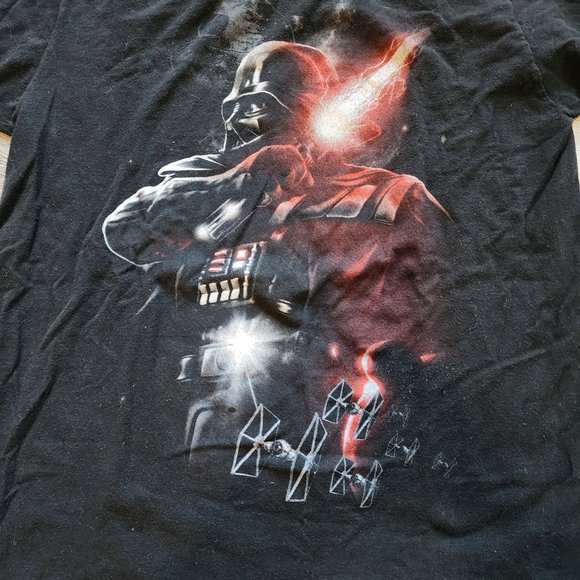 Star Wars Men’s Medium Shirt Bundle (7 Short-Sleeved, 1 Long-Sleeved) - Picture 6 of 10